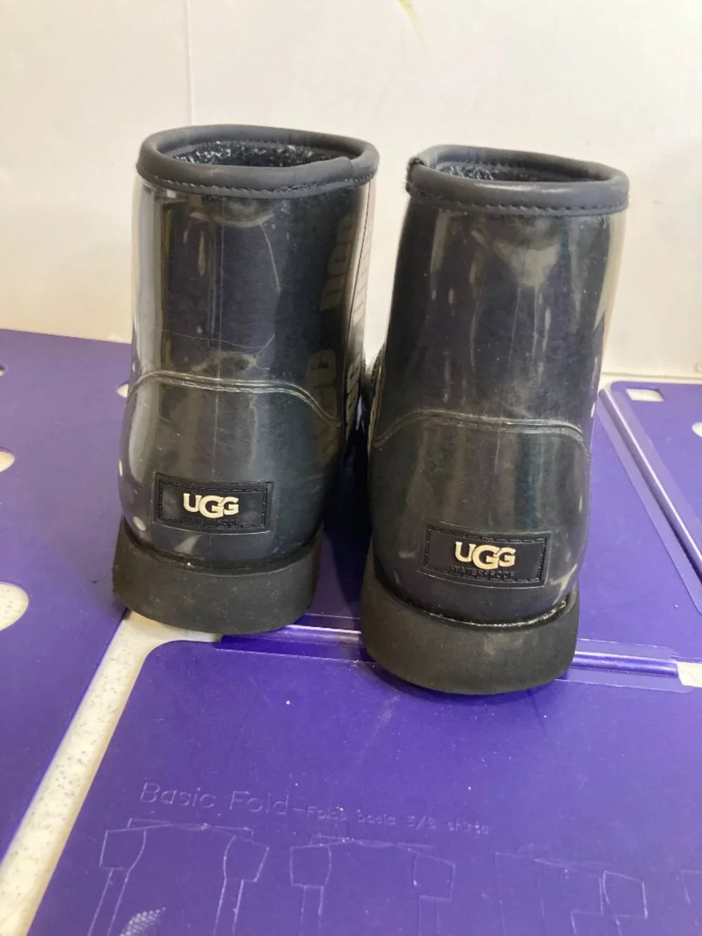 UGG CLASSIC CLEAR WATERPROOF ANKLE BOOT SIZE 8